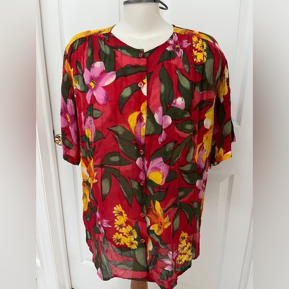 Ice Fire Floral ladies top size large